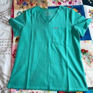 Figs surgical green top